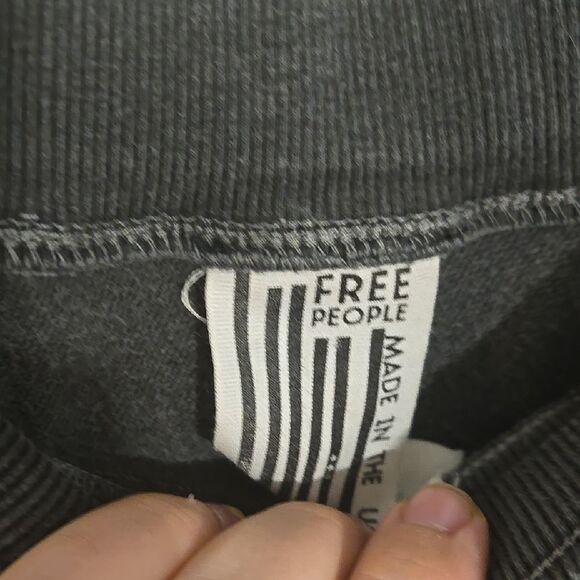 Stylish Black Skirt - Picture 2 of 4